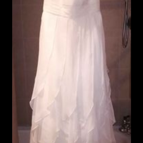 Wedding Dress - Picture 2 of 10